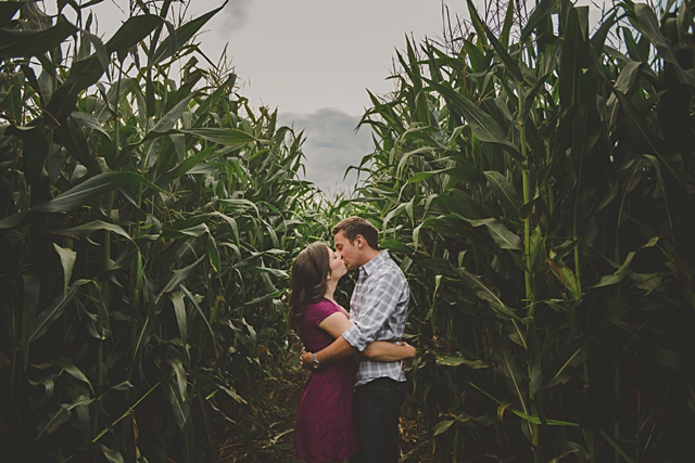 14_corn maze couples shoot edmonton