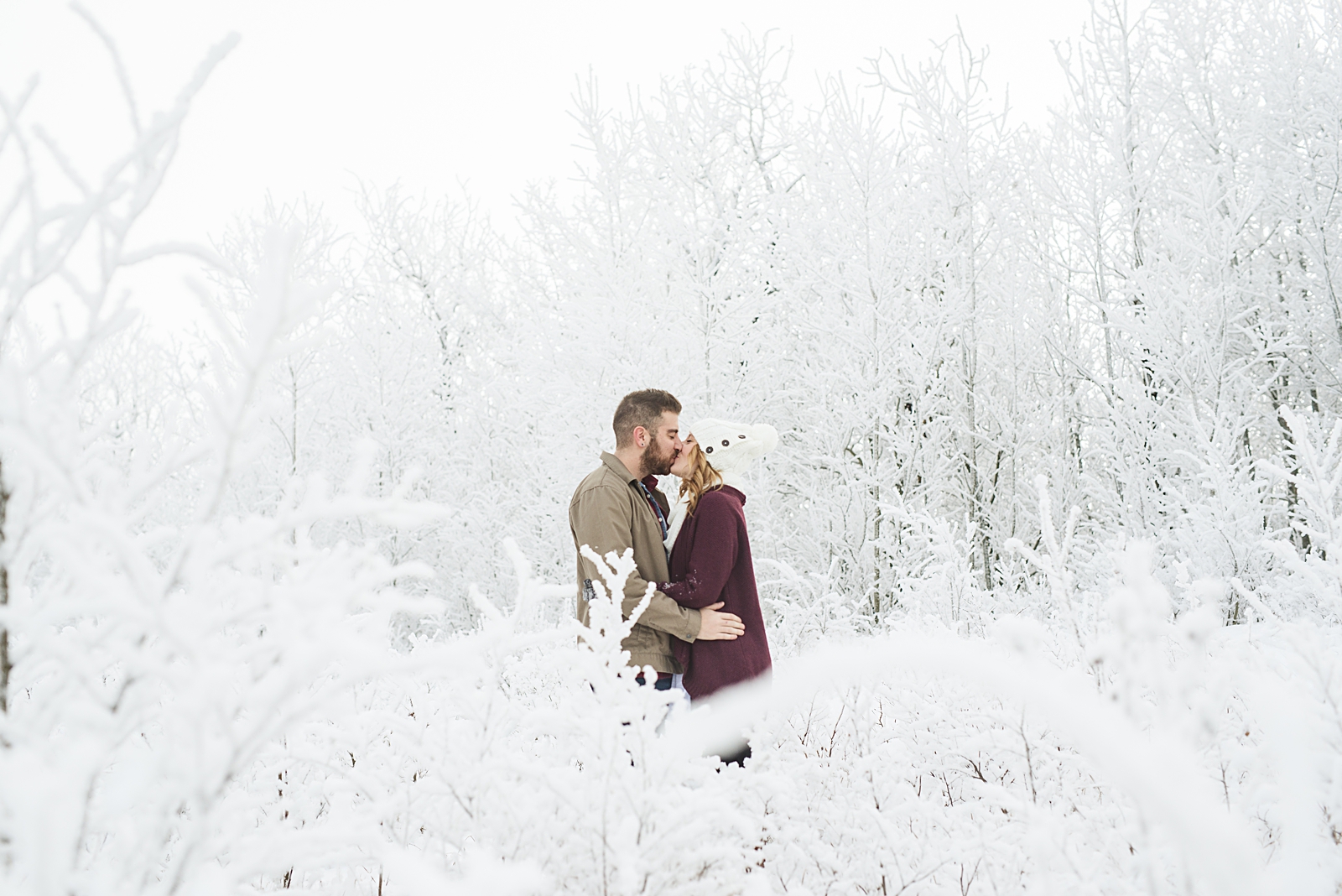 073_snowy engagement session